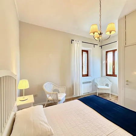 Pensión In House - Il Girasole On The Hills Of Senigallia, A Stones Throw From The Sea Roncitelli
