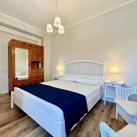 In House - Il Girasole On The Hills Of Senigallia, A Stones Throw From The Sea Pensión Roncitelli